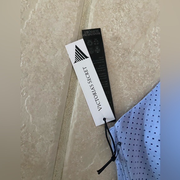 NWT Victoria's Secret Size 36B Sweat On Point Sports Bra - Periwinkle - Picture 5 of 13